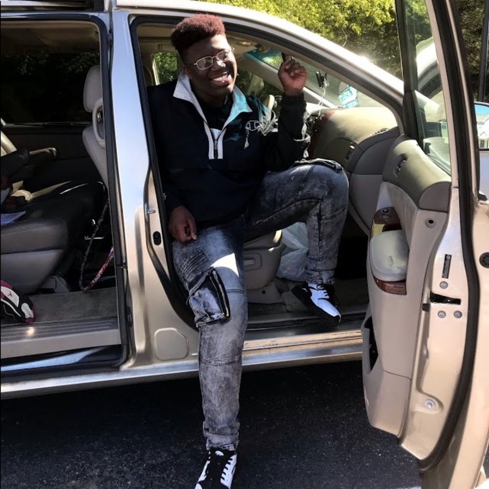 Meet your Posher, Elijah